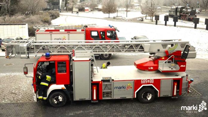 Mareccy strażacy mieli pełne ręce roboty, fot. marki.pl