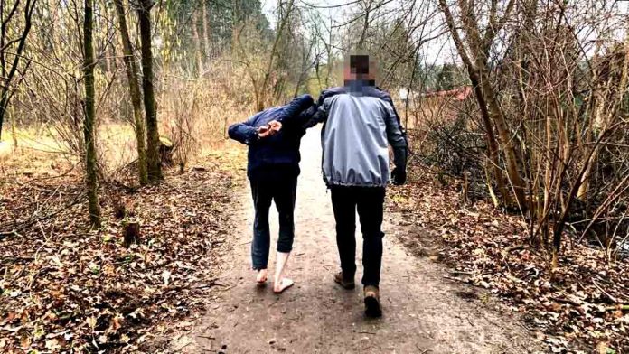Tymczasowy areszt za usiłowanie ciężkiego uszkodzenia ciała i nielegalne posiadanie broni, fot. policja.pl