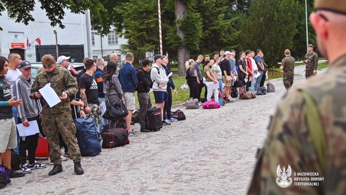 „Wakacje z WOT” wystartowały w 5 Mazowieckiej Brygadzie Obrony Terytorialnej, fot. 5MBOT