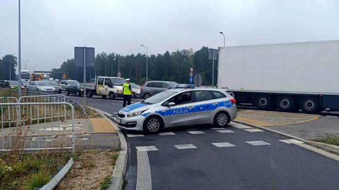 Utrudnienia w ruchu spowodowane ulewnym deszczem, fot. policja.pl