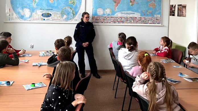 Bezpieczeństwo podczas ferii zimowych w powiecie wołomińskim, fot. policja.pl