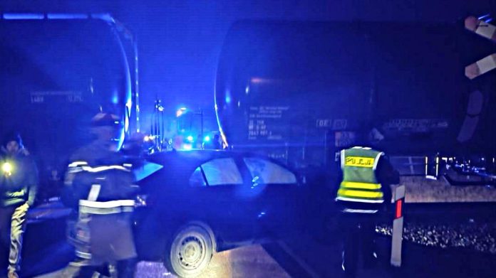 Zignorował znak STOP i zderzył się z pociągiem, fot. policja.pl