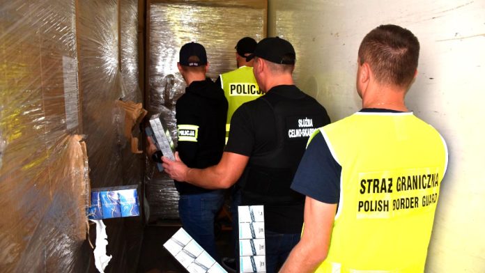 Służby przechwyciły nielegalne papierosy o wartości 5 mln złotych, fot. policja.pl