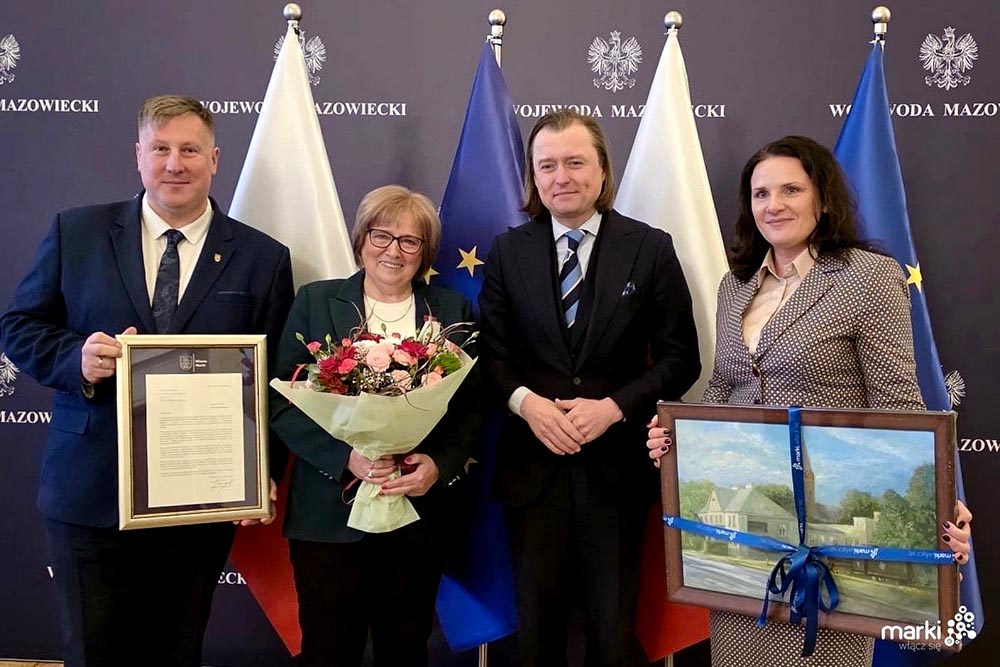 Uhonorowanie wieloletniej pracownicy Urzędu Miasta Marki