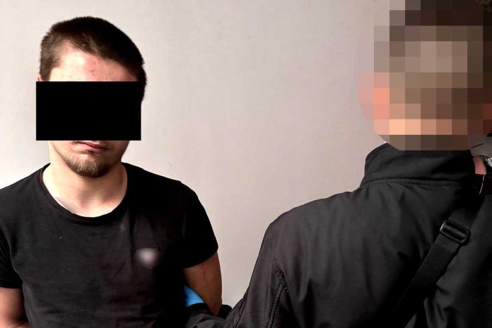 Oszustwo „na policjanta” w Wołominie. Sprawca w areszcie, fot. policja.pl