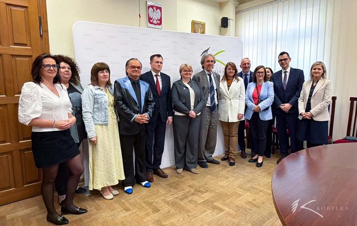 Komisja Europejska odwiedziła Kobyłkę. Lokalny projekt stał się wzorem dla Europy, fot. kobylka.pl