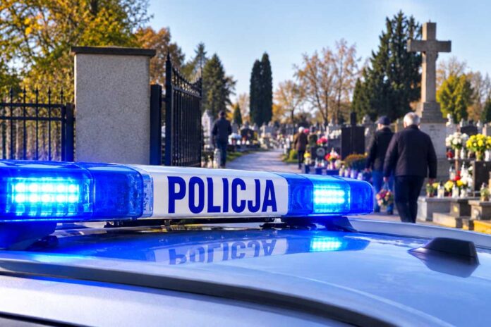 Wszystkich Świętych 2026. Policja ostrzega przed złodziejami na cmentarzach, fot. policja.pl